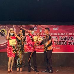 Penyerahan Hadiah Pemenang Duta Bahasa Sulawesi Utara Tahun 2020